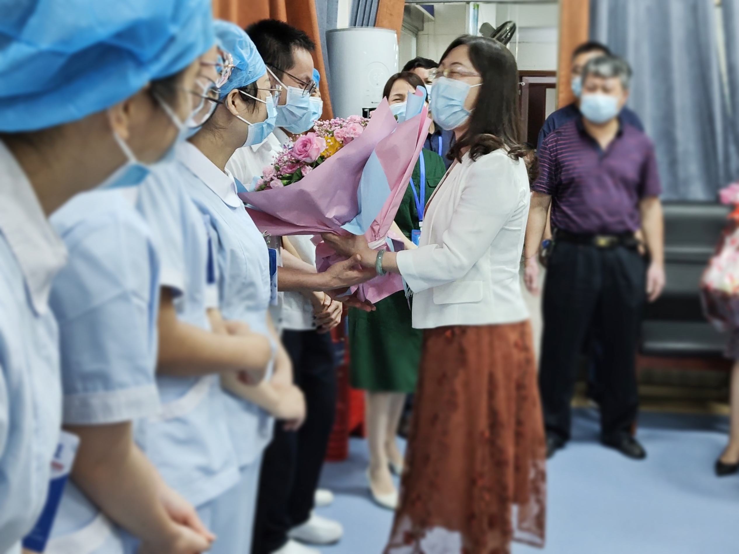 护士节特辑 | TA们 是护士亦是战士 致敬最美白衣天使